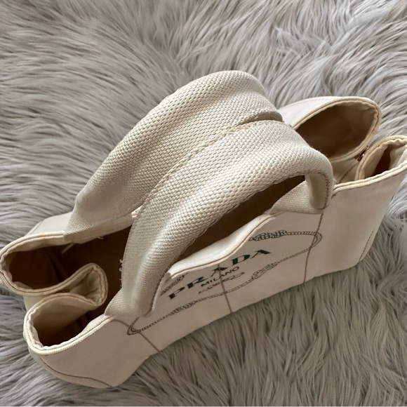 PRADA Canapa Logo Tote - Picture 15 of 15